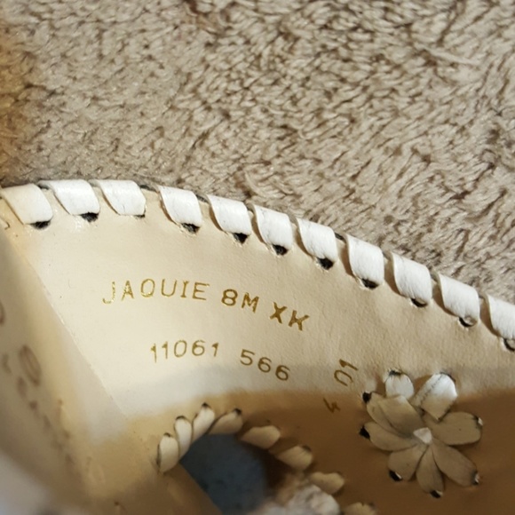 Apostrophe Leather Sandals/Flip Flops. Sz 8. - Picture 8 of 8